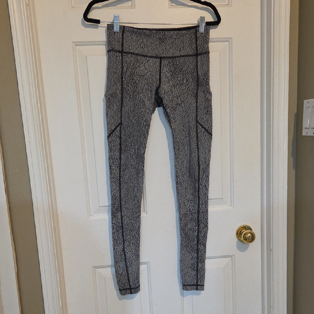 Lululemon Speed Tight V - Picture 2 of 10